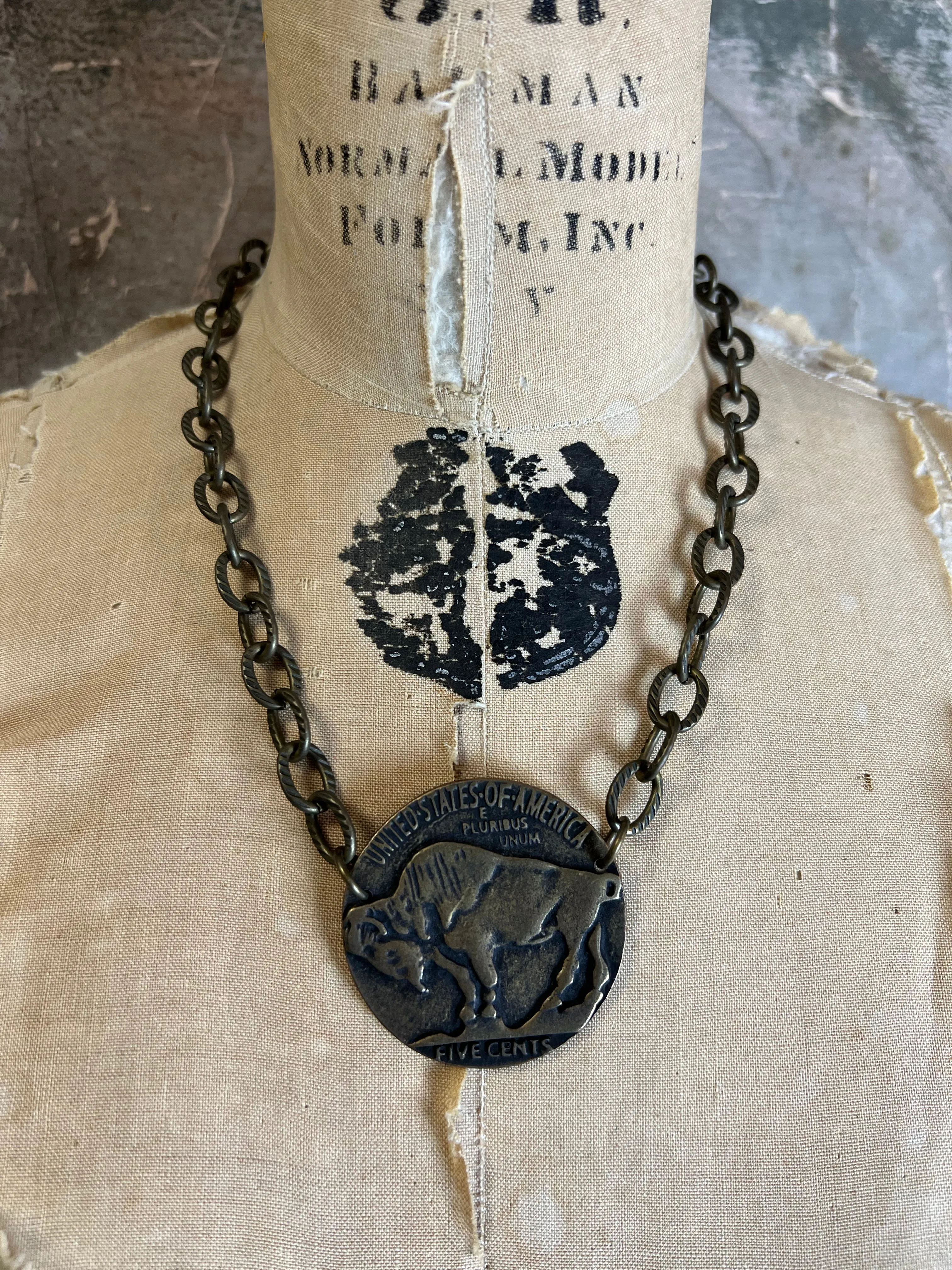 0000A13 Buffalo Coin Necklace-SMALL COIN