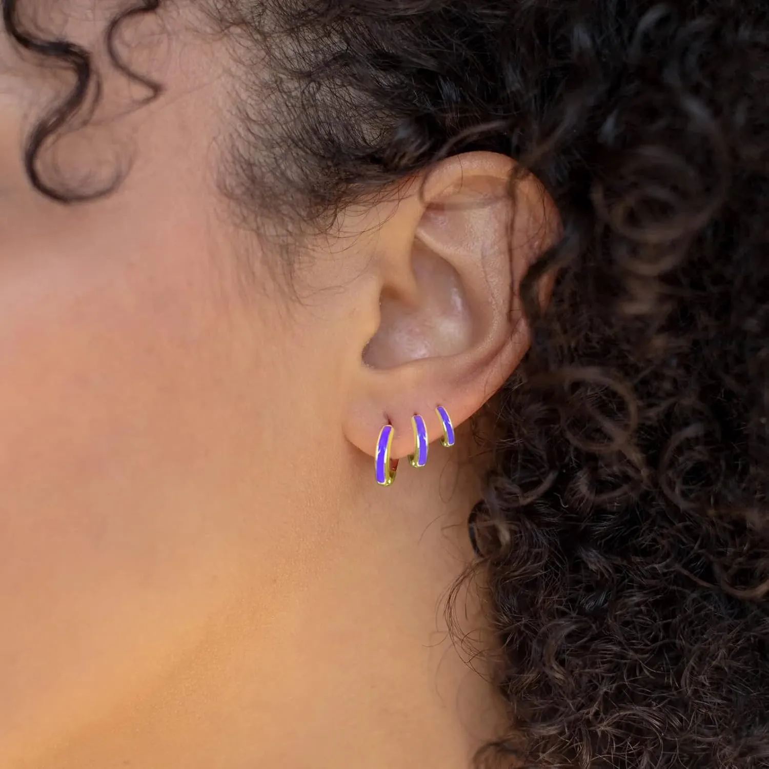 8YEARS 18K Gold Plated Enamel Huggie Earrings for Women, Dainty Small Hoop Earrings, Black White Purple Blue Enamel Hoop Earring, Gold Hoop Earrings Gifts for Her
