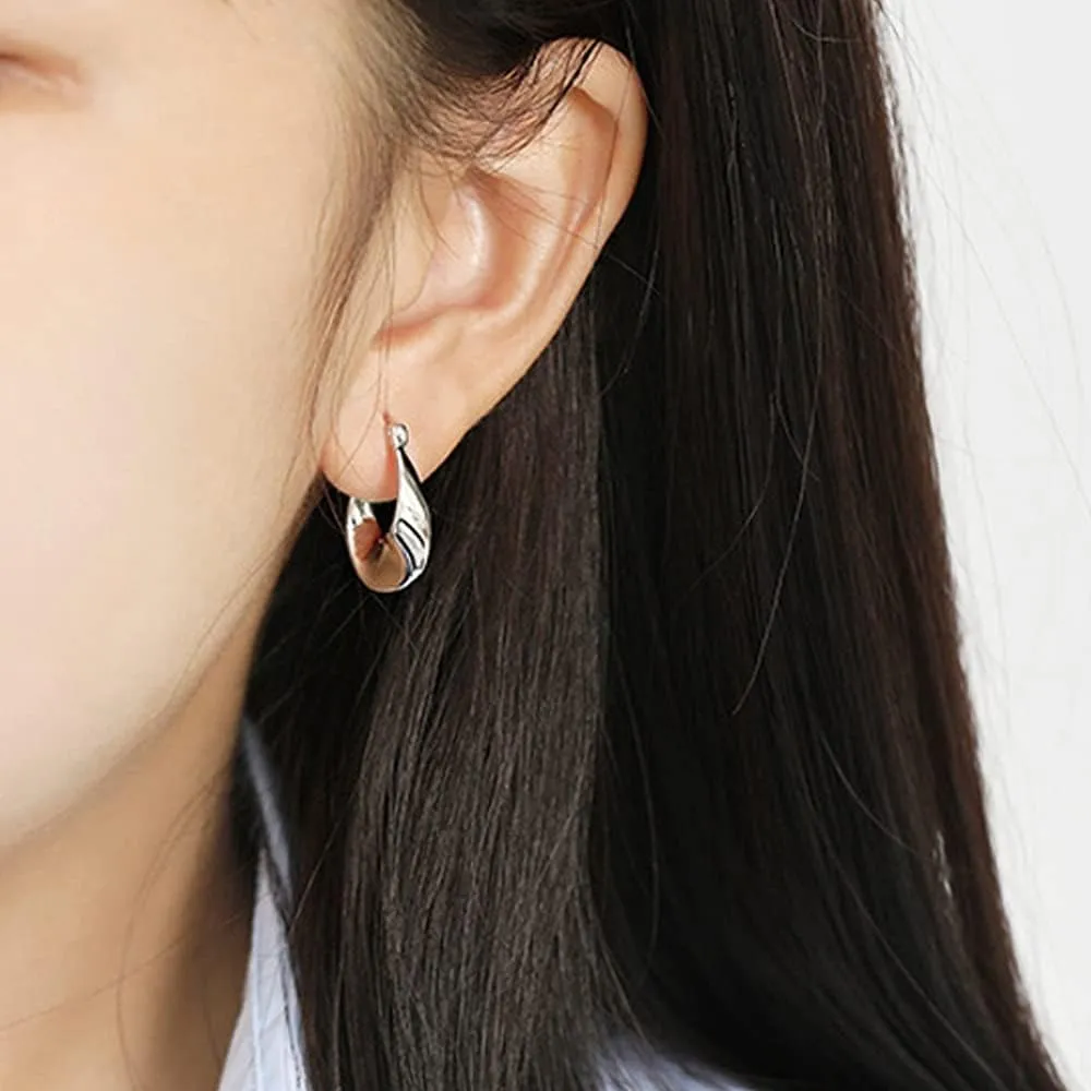 925 Sterling Silver Earrings Silver Hoop Earrings for Women Small Huggie Hoops, Lightweight Chunky Hoops, Hypoallergenic Nickel-Free Elegant Everyday Jewelry, Dainty Silver Earrings for Gifts