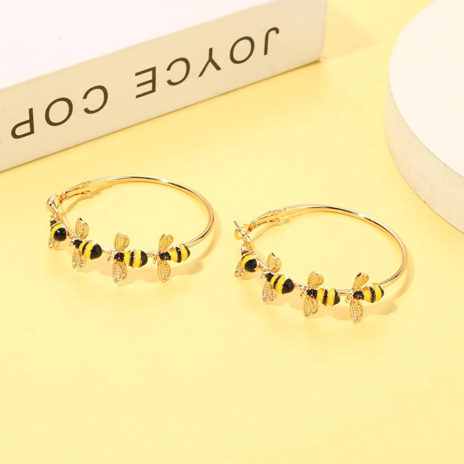 Bee Hoop Earrings Honey Bee Large Gold Hoop Earrings Stud Fun Cute Animal Jewelry for Women Spring Summer Holiday Party Gift