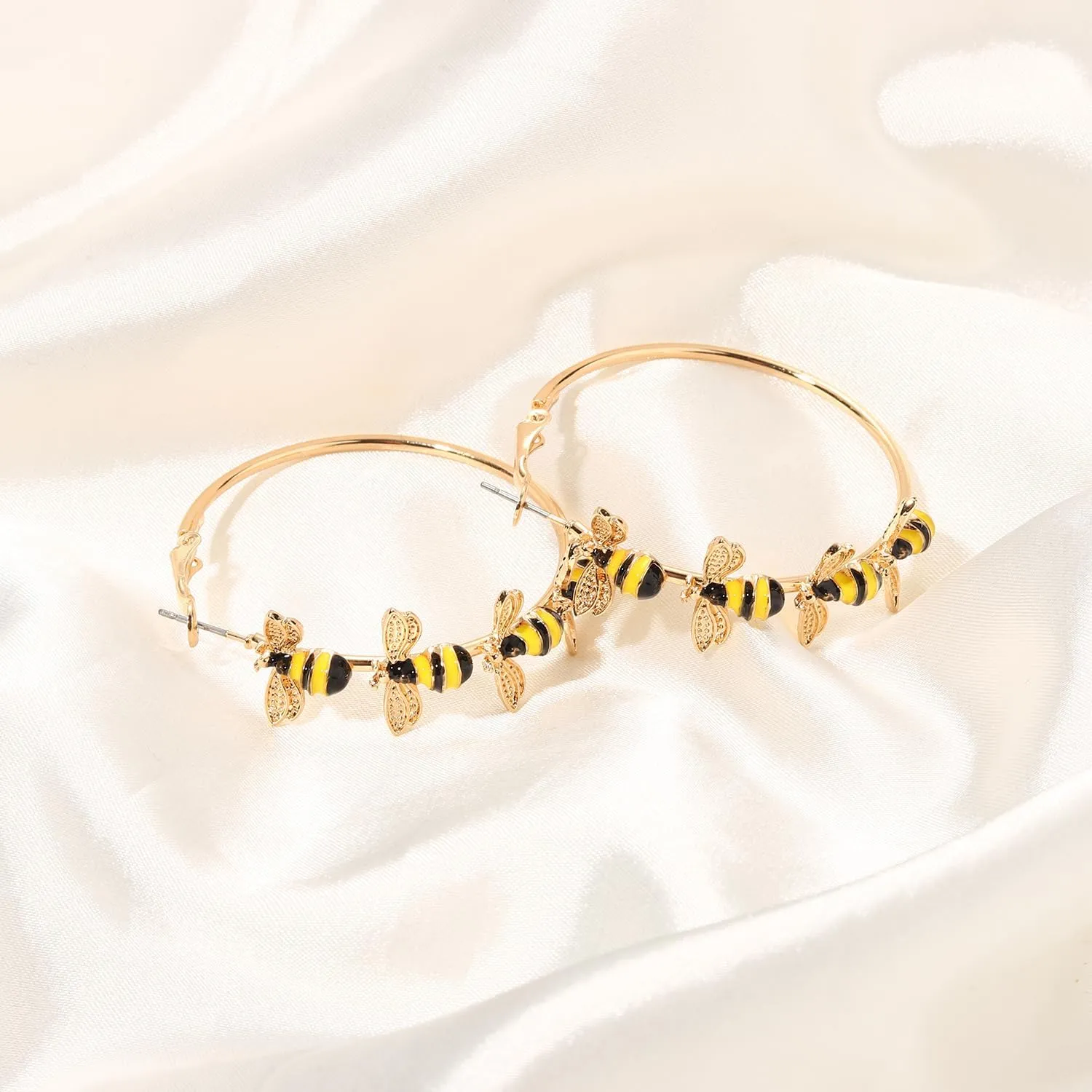 Bee Hoop Earrings Honey Bee Large Gold Hoop Earrings Stud Fun Cute Animal Jewelry for Women Spring Summer Holiday Party Gift