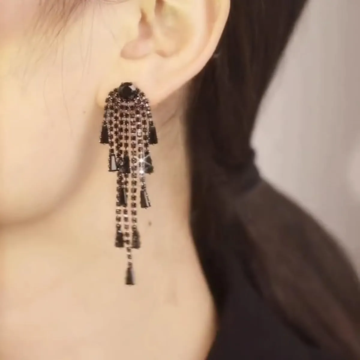 Black Rhinestone Long Tassel Earrings for Women.Crystal Chandelier Dangling Earrings Black Statement Earrings Fringe Zircon Drop Earrings Fashion Jewelry Gifts
