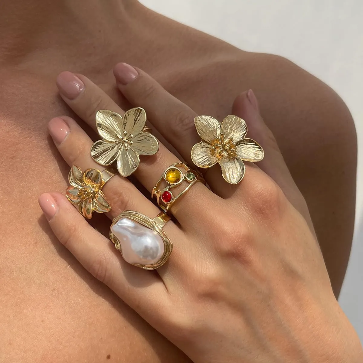 Chunky Gold Ring Set for Women Pearl Flower Crystal Open Statement Finger Knuckle Rings Punk Party Jewelry
