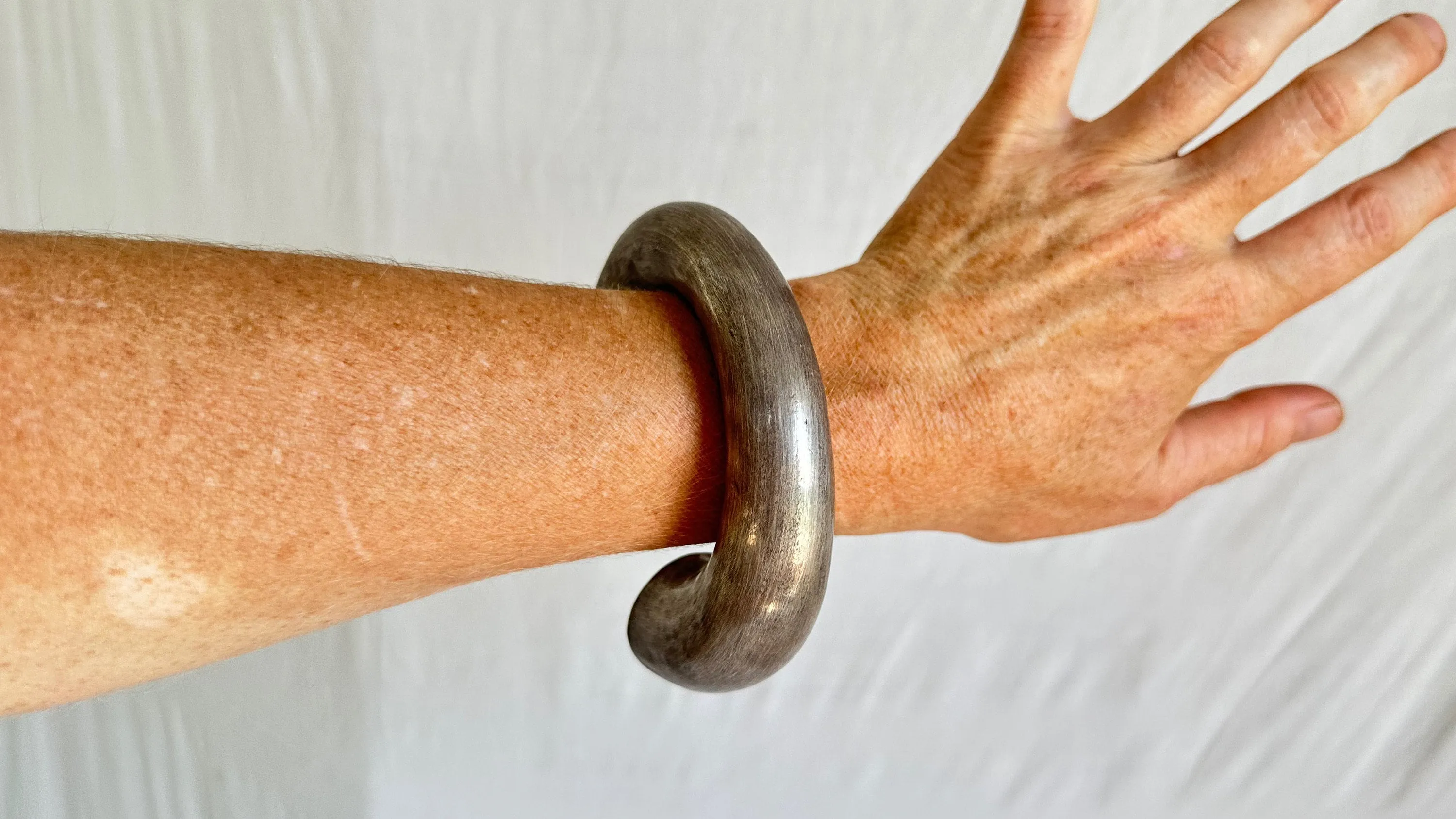 Chunky Sterling Silver SINGLE Bangle from the Karen Hill Tribe. 2029