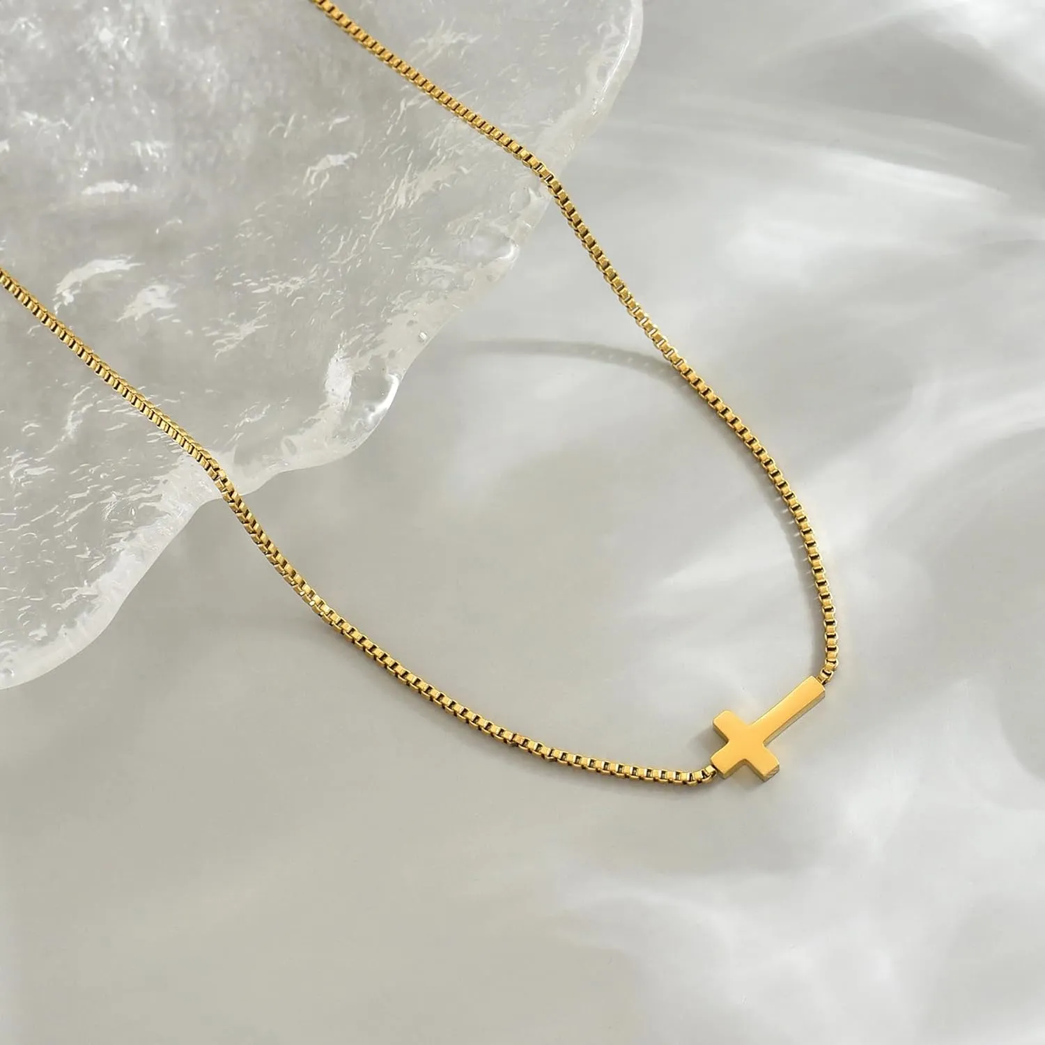 Cross Necklace for Women 18K Gold Plated Cross Pendant Necklace Dainty Sidways Cross Choker Necklaces Simple Small Cross Pearl Chain Trendy Faith Jewelry Gift