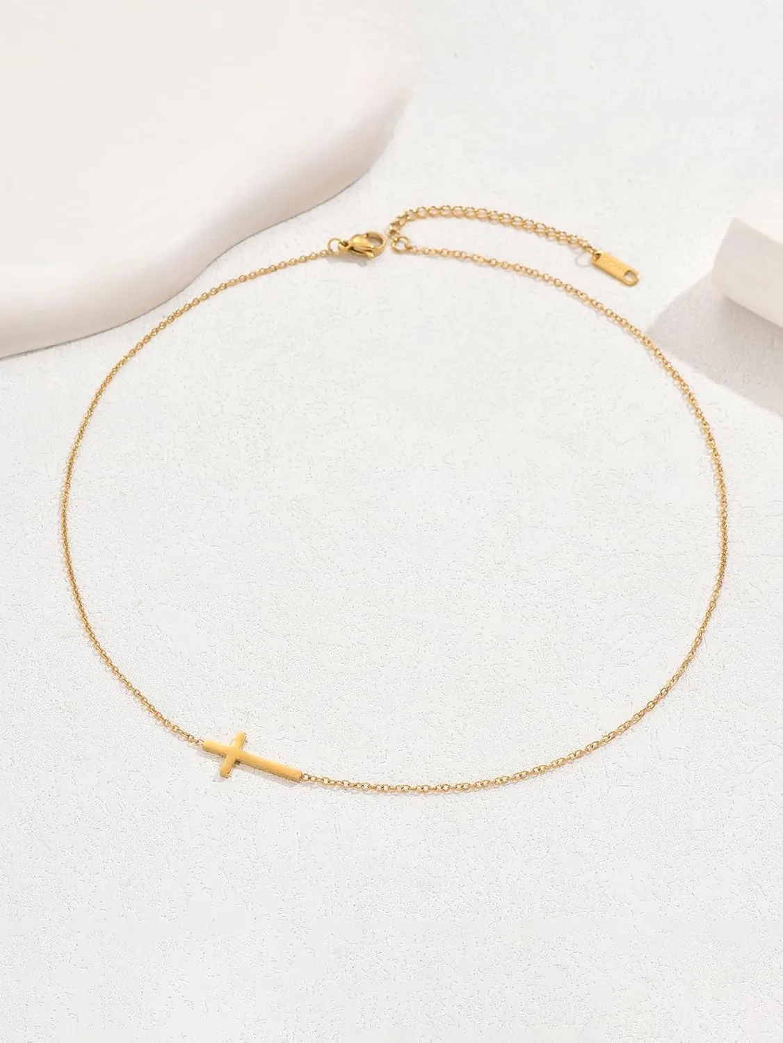 Cross Necklace for Women 18K Gold Plated Cross Pendant Necklace Dainty Sidways Cross Choker Necklaces Simple Small Cross Pearl Chain Trendy Faith Jewelry Gift