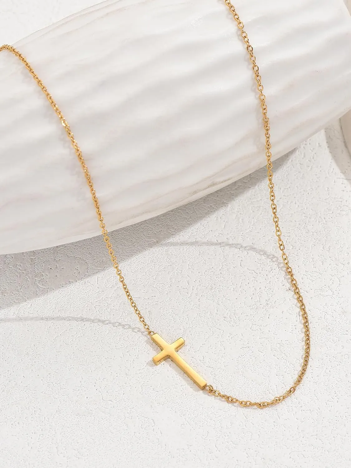 Cross Necklace for Women 18K Gold Plated Cross Pendant Necklace Dainty Sidways Cross Choker Necklaces Simple Small Cross Pearl Chain Trendy Faith Jewelry Gift