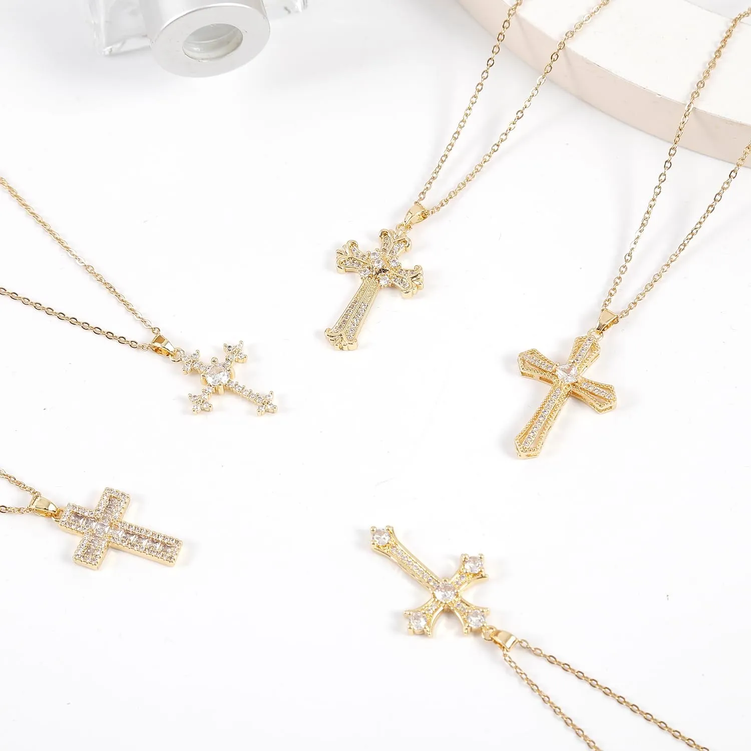 Cross Pendant Necklace for Women Jewelry Gold Cross Necklaces for Women Cross Necklace Minimalist Trendy Jewelry Valentines Day