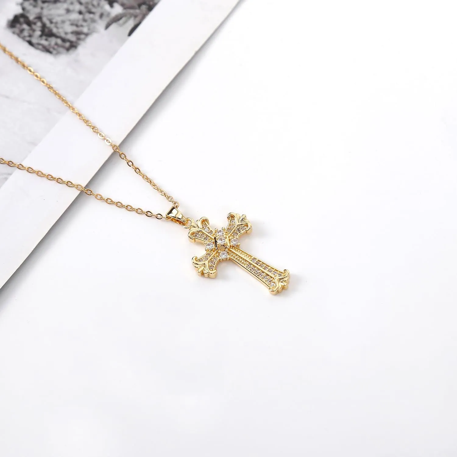 Cross Pendant Necklace for Women Jewelry Gold Cross Necklaces for Women Cross Necklace Minimalist Trendy Jewelry Valentines Day