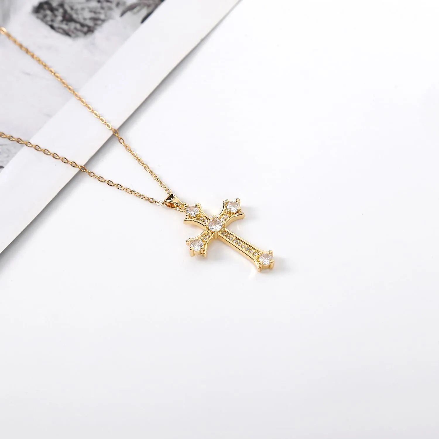 Cross Pendant Necklace for Women Jewelry Gold Cross Necklaces for Women Cross Necklace Minimalist Trendy Jewelry Valentines Day