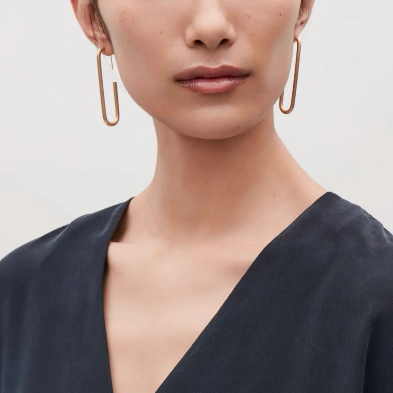 Gold Safety Pin Earrings for Women Silver Paper Clip Earrings Minimalist Long Huggie Hoop Earrings Unique Gold Earrings Dressy Silver Statement Earrings Chunky Thin Hoop Earrings