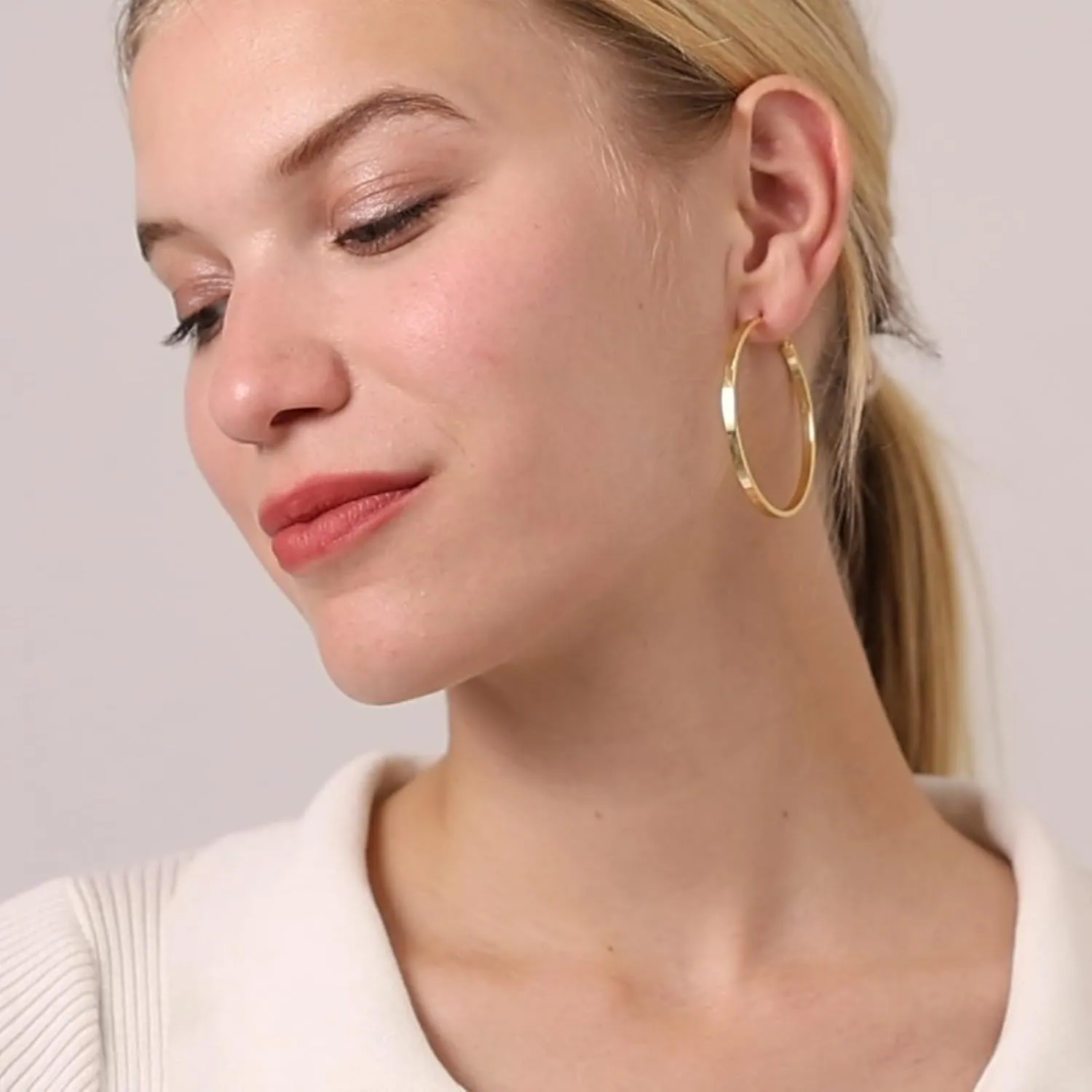 LOUMILEO Sterling Silver Hoop Earrings Large Silver Hoop Earrings for Women Lightweight Big Hoops Earring Hypoallergenic Thin Hoops Earring for Women 30/40/50/60/65/70MM