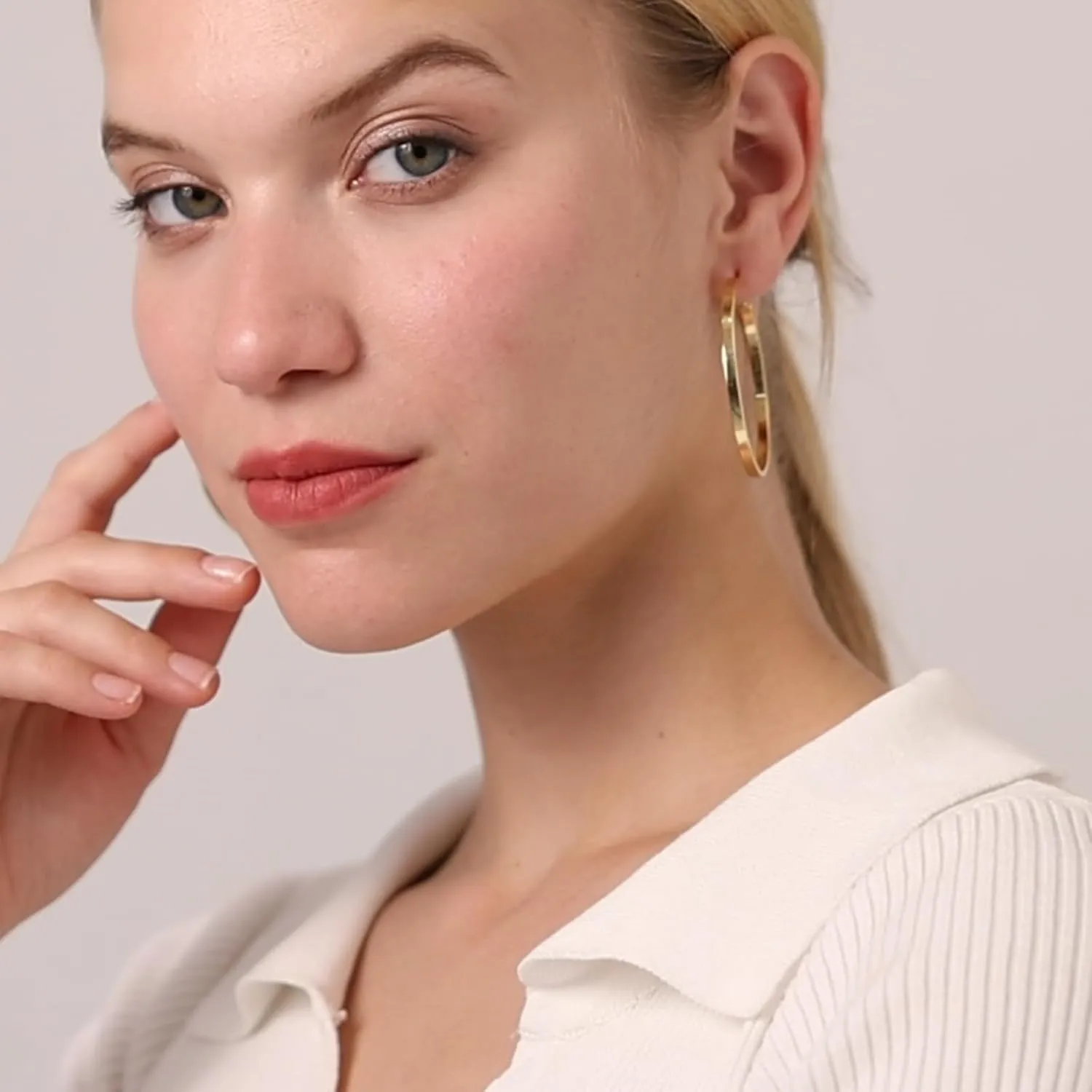 LOUMILEO Sterling Silver Hoop Earrings Large Silver Hoop Earrings for Women Lightweight Big Hoops Earring Hypoallergenic Thin Hoops Earring for Women 30/40/50/60/65/70MM