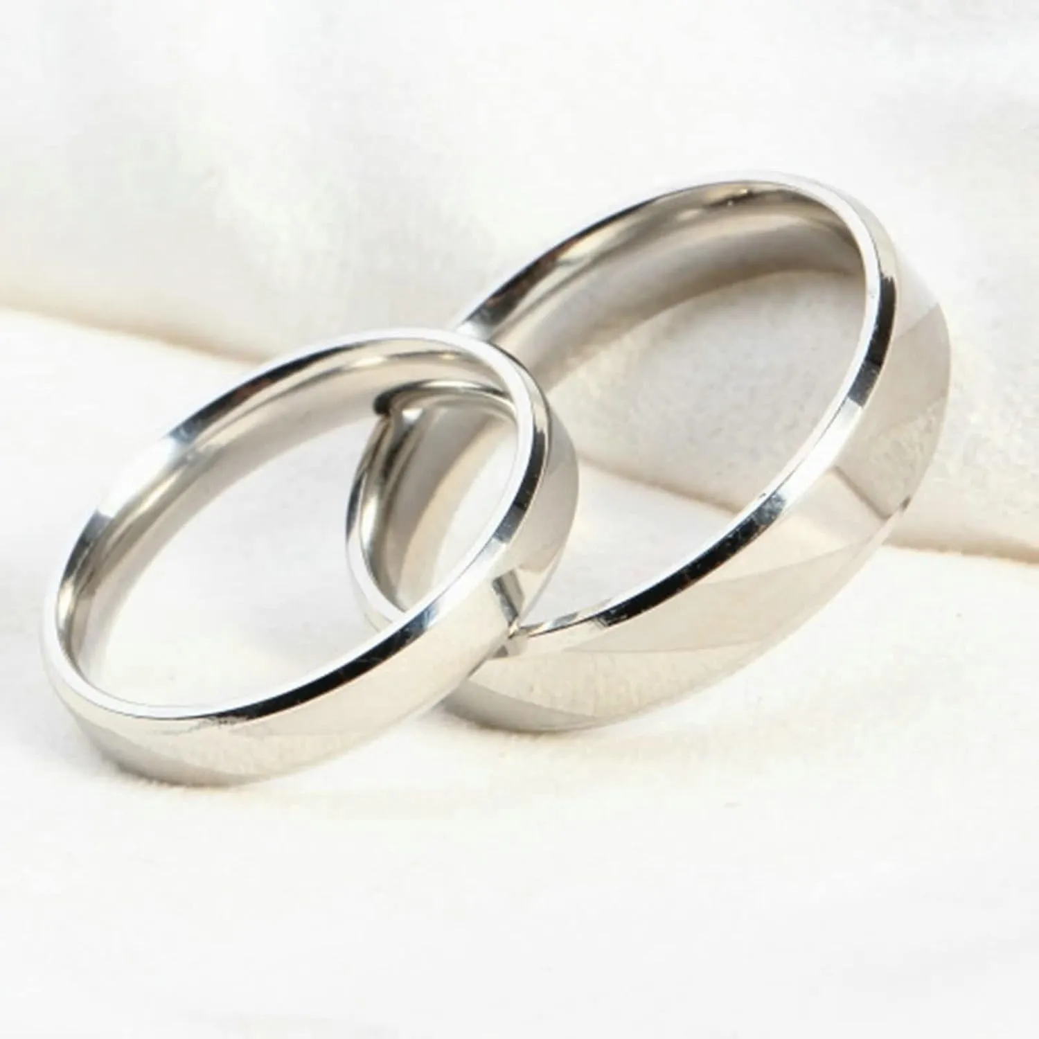 Men Silver Rings, Stainless Steel Engagement Rings Matte and Polished Ring with Beveled Edge Men's and Women's Fashion Rings