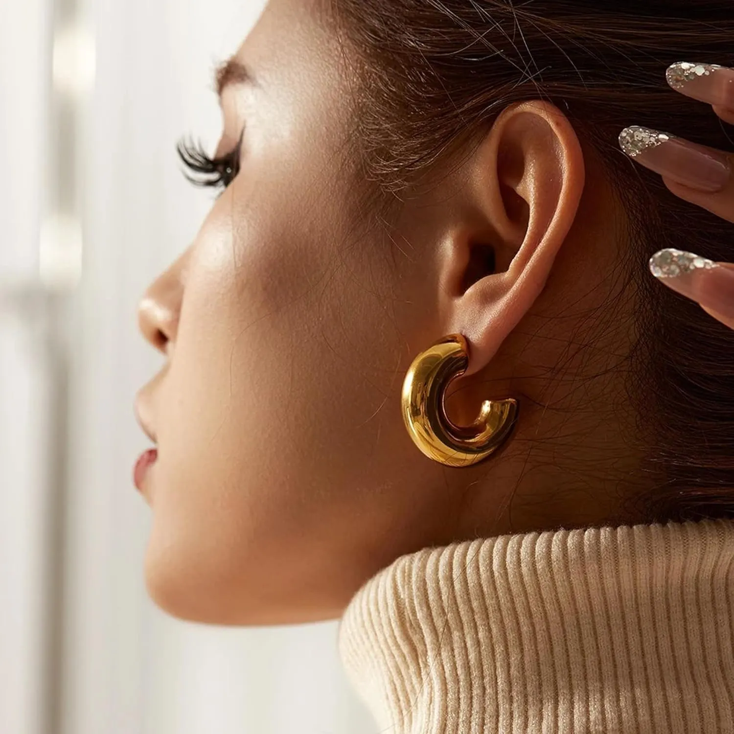 Moodear Trendy Chunky Hoop Earrings for Women - Dainty 14K Gold Plated Thinck Open Hoops Hypoallergenic Lightweight Earring Jewelry Gift