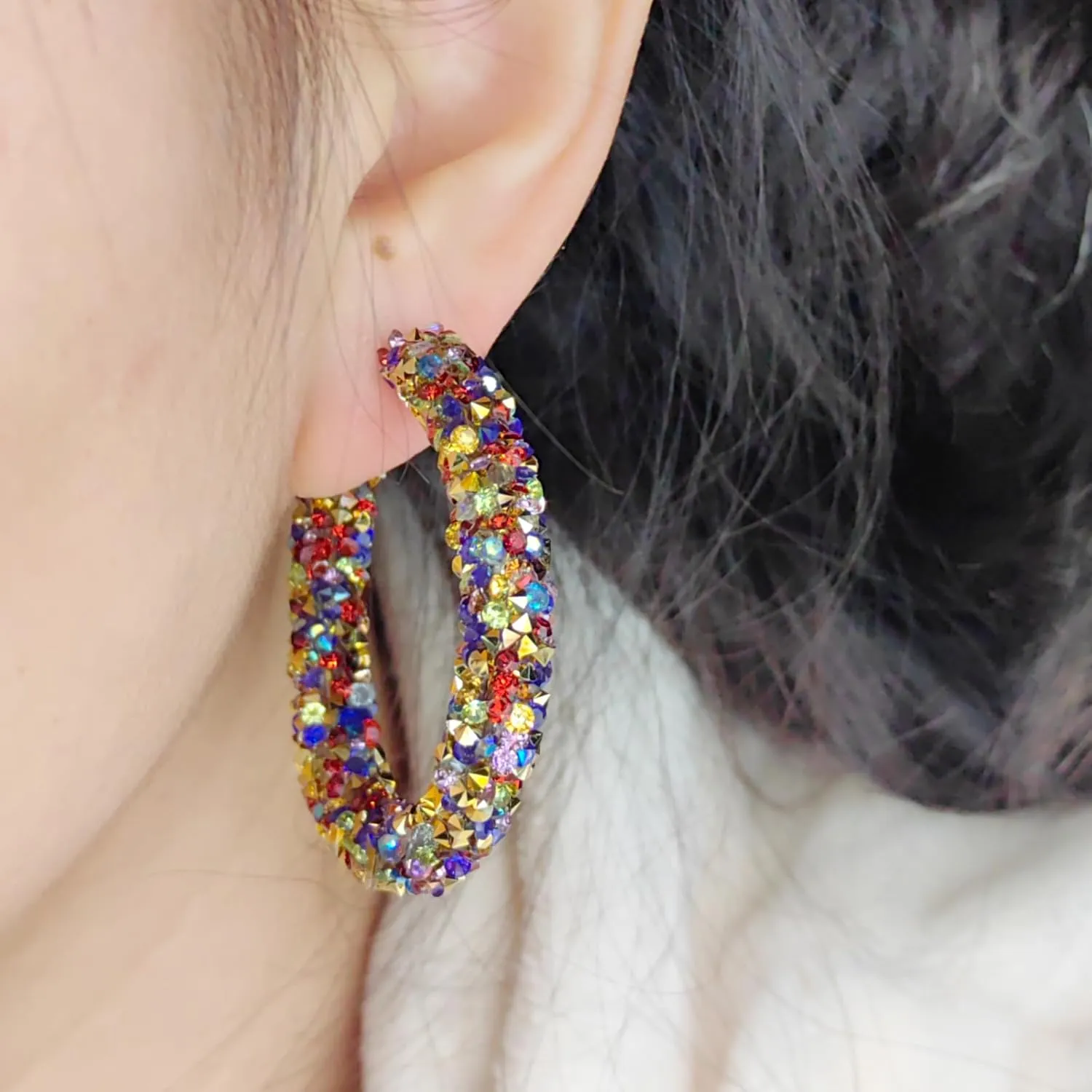 MUYUU Crystal Hoop Earrings Bohemian Sparkle Resin Rhinestone Wrapped Hoop Crystal Earrings for Women Fashion Jewelry