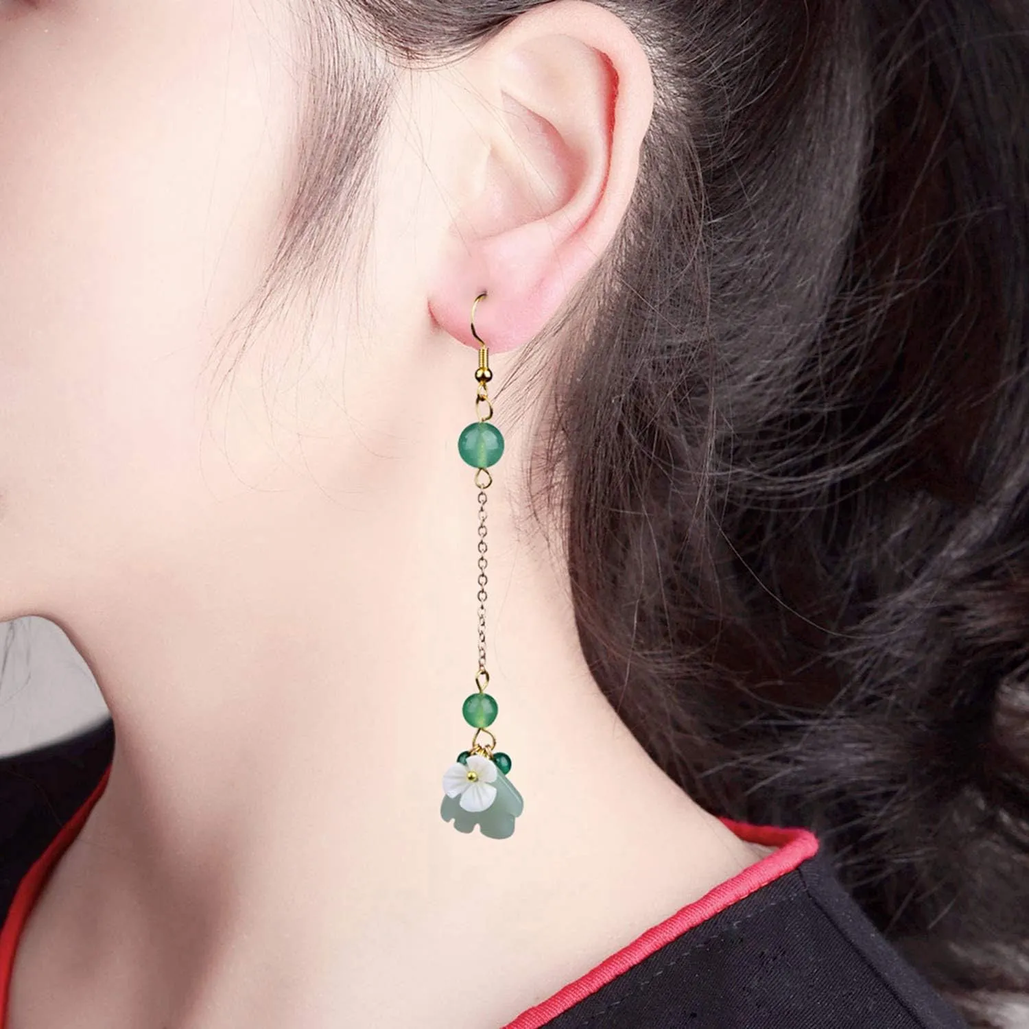 Natural Ladies Jade Earrings and Jade Necklace Set, Suitable for Mother's Day, Easter, Christmas