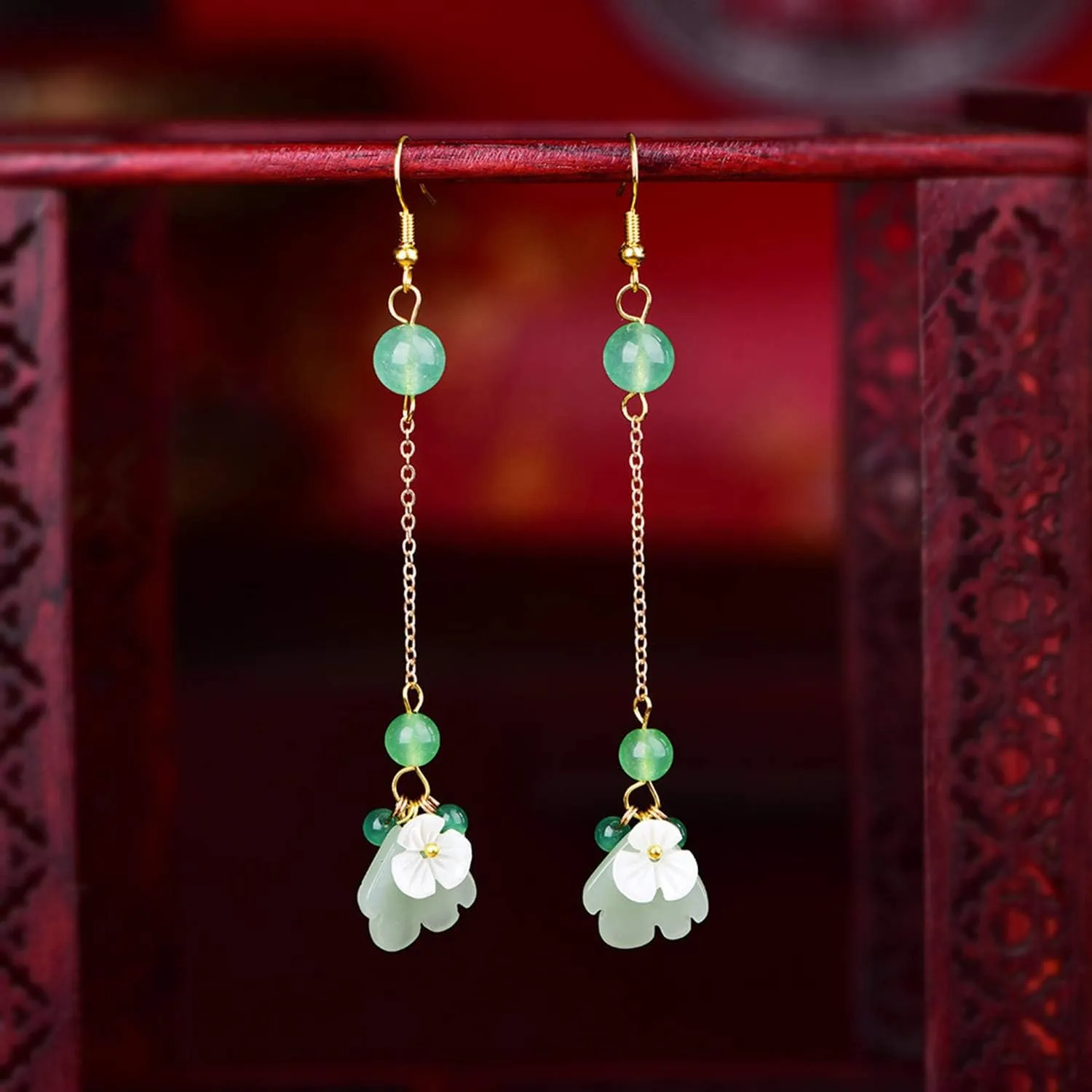 Natural Ladies Jade Earrings and Jade Necklace Set, Suitable for Mother's Day, Easter, Christmas
