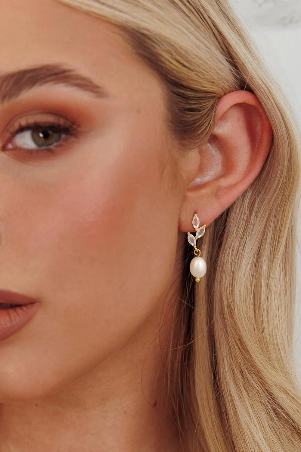 Pearl Earrings for Women - Dainty Gold Earrings Trendy 14K Gold Plated Freshwater Pearl Dangle Hoop Stud Earrings for Women Wedding Jewelry Gift for Women