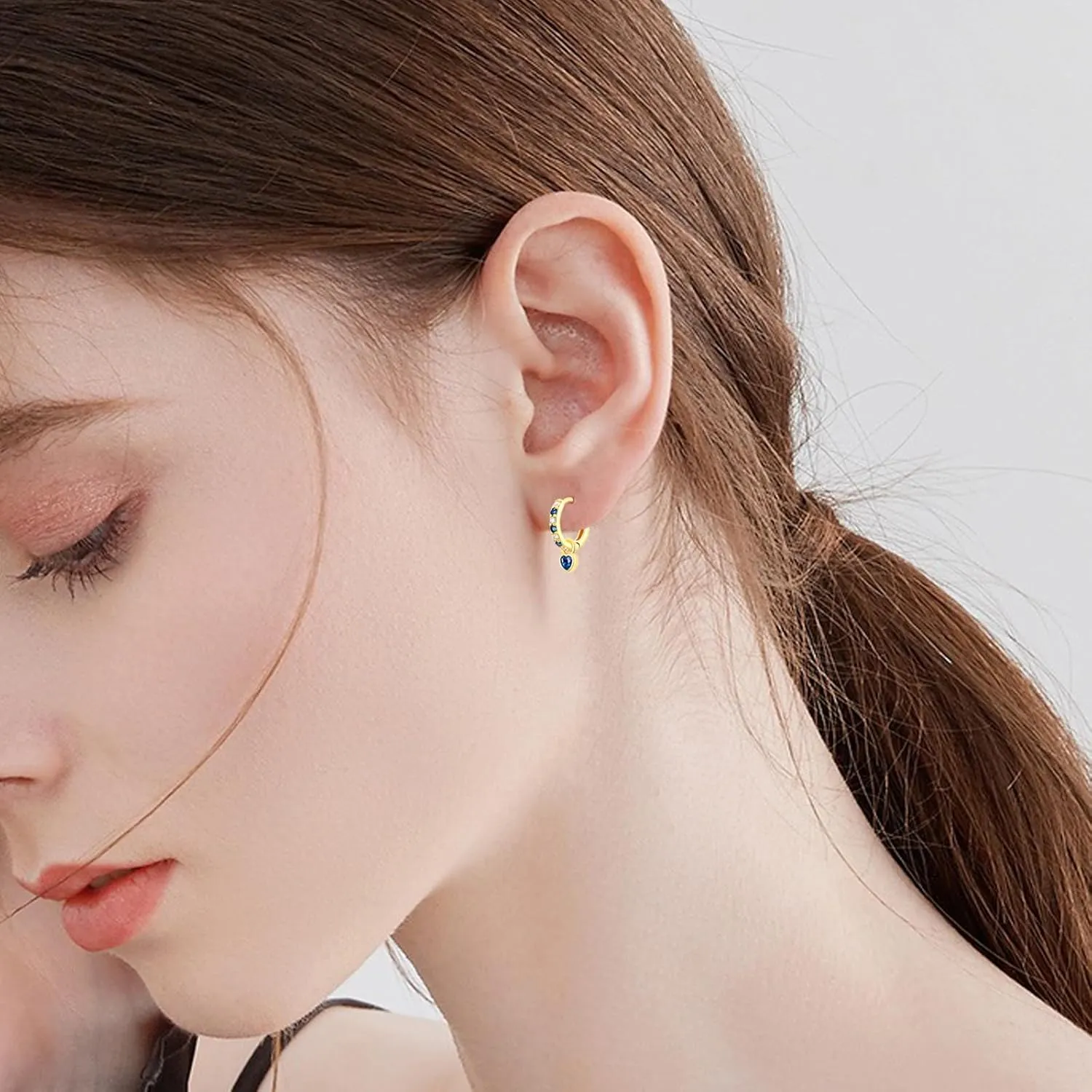 Small Gold Huggie Hoop Earrings For Women Emerald Green Earrings With Green Heart Drop Gold Plated Hoop Earrings Hypoallergenic Cubic Zirconia Dangle Green Jewelry For Gift