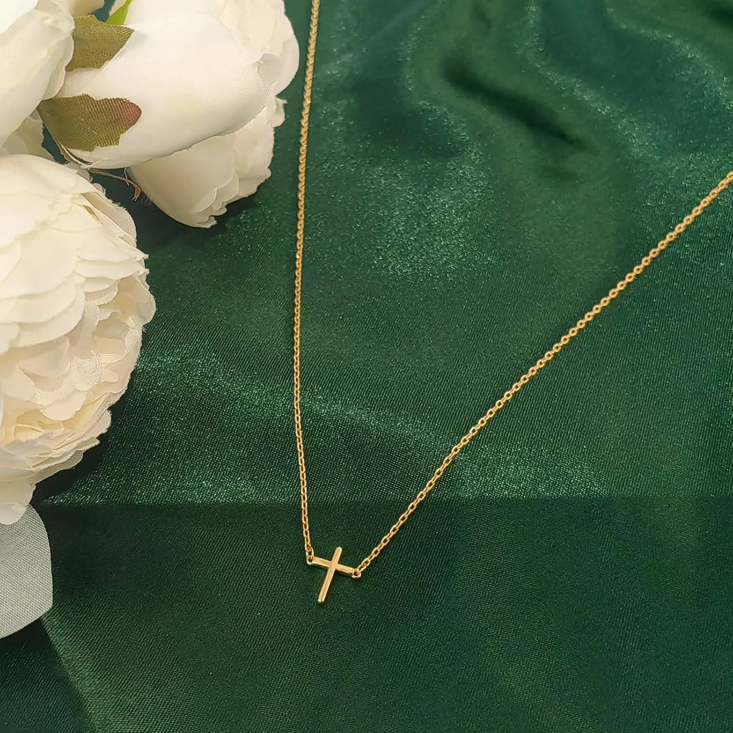 Zeffy Cross Necklace for Women, 18k Gold/Silver Plated Tiny Cross Pendant Necklace Simple Layered Cross Necklaces Gold Jewelry for Women