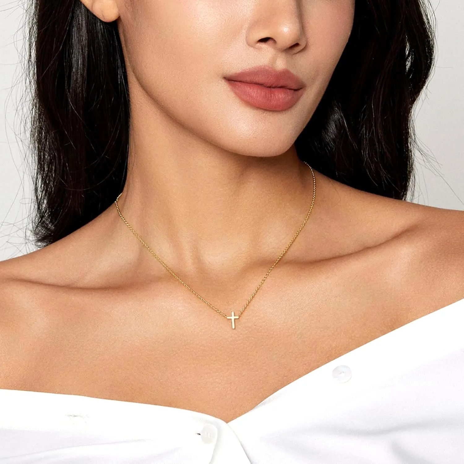 Zeffy Cross Necklace for Women, 18k Gold/Silver Plated Tiny Cross Pendant Necklace Simple Layered Cross Necklaces Gold Jewelry for Women