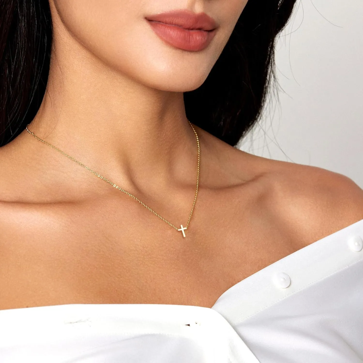 Zeffy Cross Necklace for Women, 18k Gold/Silver Plated Tiny Cross Pendant Necklace Simple Layered Cross Necklaces Gold Jewelry for Women