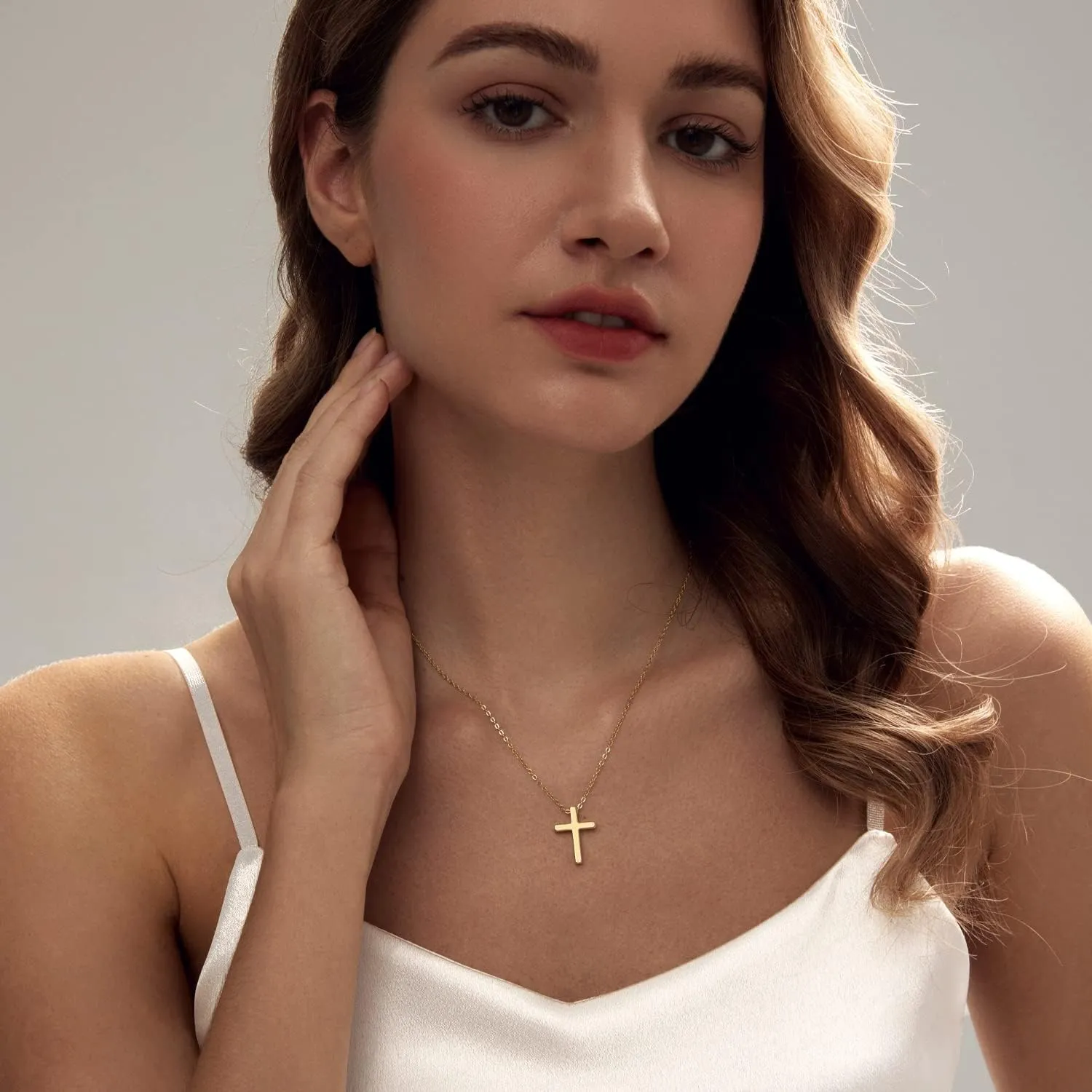 Zeffy Cross Necklace for Women, 18k Gold/Silver Plated Tiny Cross Pendant Necklace Simple Layered Cross Necklaces Gold Jewelry for Women